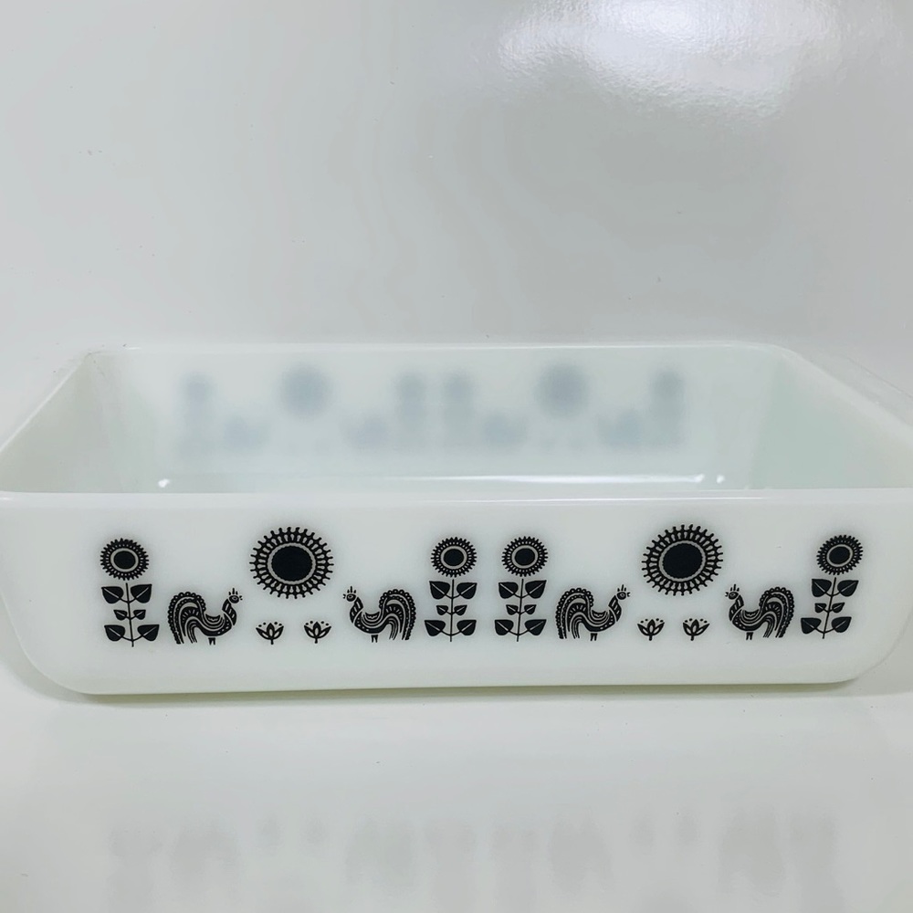 Pyrex 575 B Black Rooster Sunflower 2 QT Bowl
